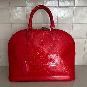 Louis Vuitton Red Vernis Alma Satchel  GM(Grand Modèle) 15.25 in/ 15.25 in /38cm